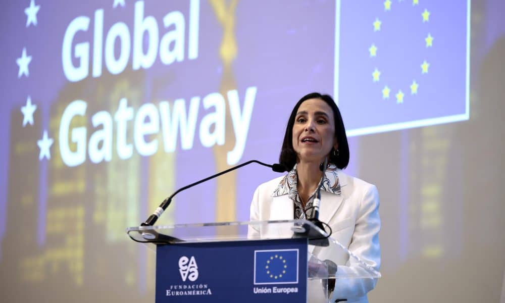 La secretaria mexicana de Energía, Luz Elena González Escobar, habla durante la sexta edición del Foro México–Unión Europea (UE) este viernes, en Ciudad de México (México). EFE/ José Méndez