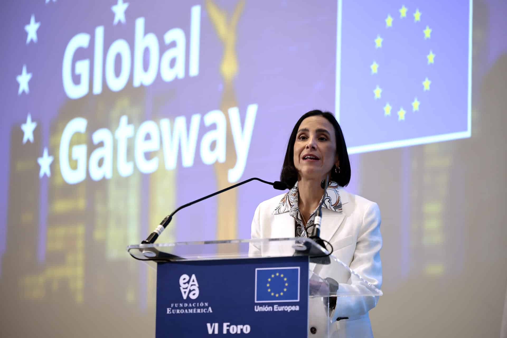 La secretaria mexicana de Energía, Luz Elena González Escobar, habla durante la sexta edición del Foro México–Unión Europea (UE) este viernes, en Ciudad de México (México). EFE/ José Méndez