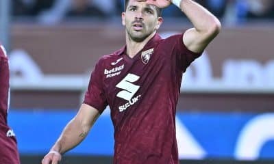 El jugador del Torino Giovanni Simeone celebra su gol durante el partido de la Serie A que han jugado Torino FC y SSC Napoli en el Oíimpico Grande Torino de Turín, Italia. EFE/EPA/Alessandro Di Marco
