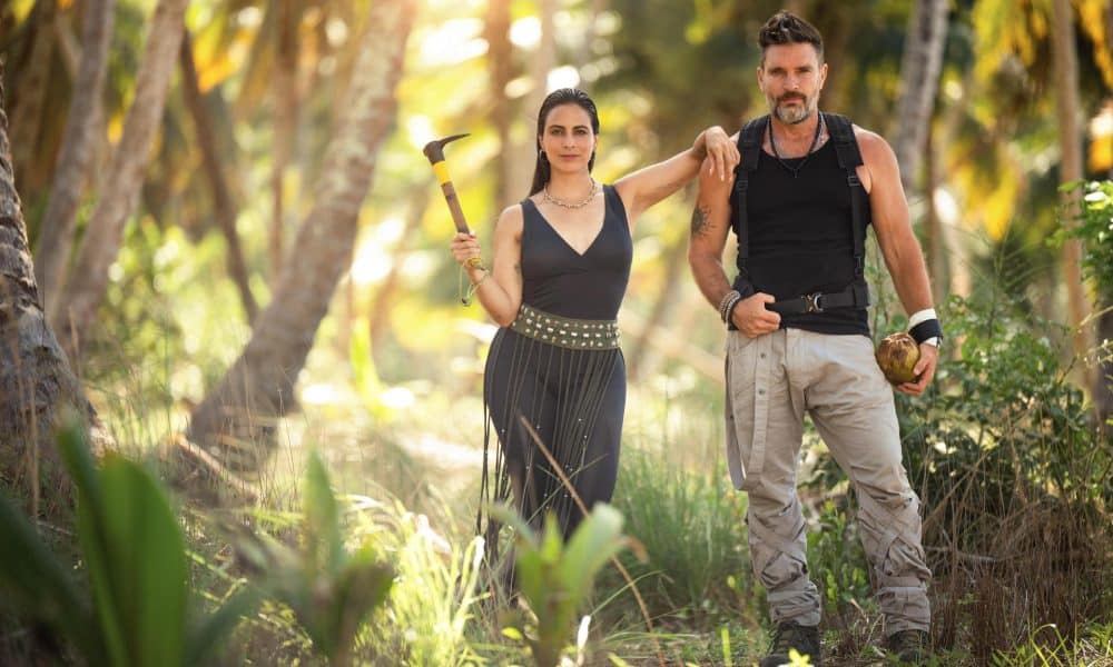 Fotografía sin fecha específica de toma cedida por TelevisaUnivision de la periodista mexicana Valeria Marín y el actor argentino Julián Gil durante el rodaje del reality 'El Conquistador'. EFE/ Televisaunivision