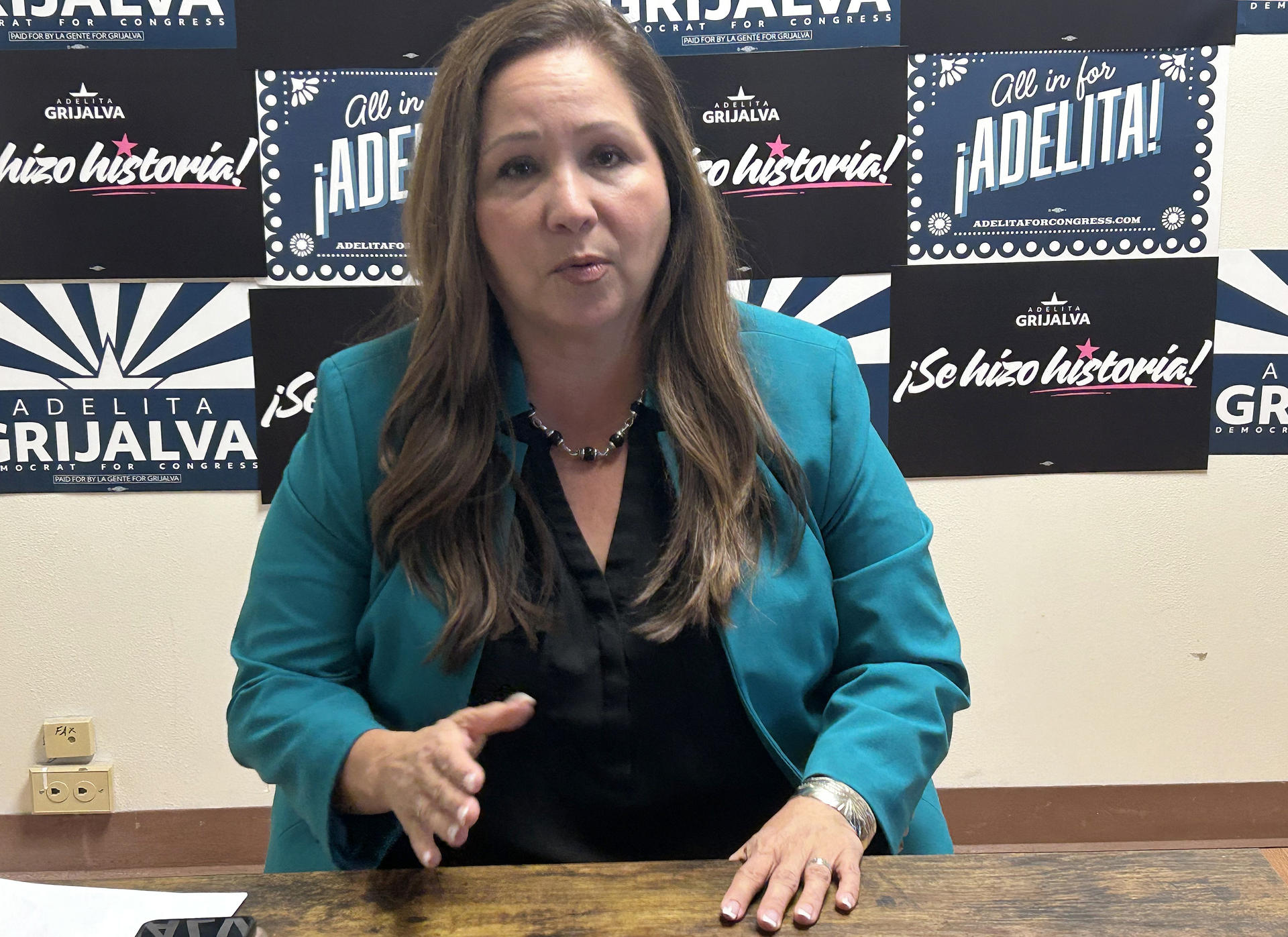 La demócrata Adelita Grijalva posa para EFE durante una entrevista en su oficina en Tucson, Arizona (EE.UU.). Imagen de archivo. EFE/ María León