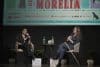 La periodista y crítica de cine mexicana Columba Vertiz (i) habla con la directora argentina Lucrecia Martel durante una rueda de prensa este lunes, en el marco del Festival Internacional de Cine de Morelia (FICM) en Michoacán (México). EFE/Iván Villanueva