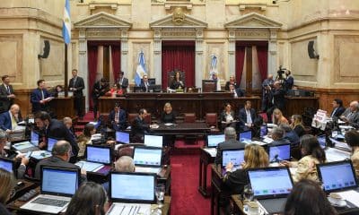 Fotografía cedida este jueves, 2 de octubre, por el Senado de Argentina de una vista general del hemiciclo parlamentario, durante una sesión plenaria en la que fueron revertidos los vetos Gobierno a las leyes de aumento de fondos a las universidades públicas y al sistema de salud pediátrica, en Buenos Aires (Argentina). EFE/Prensa Senado de Argentina
