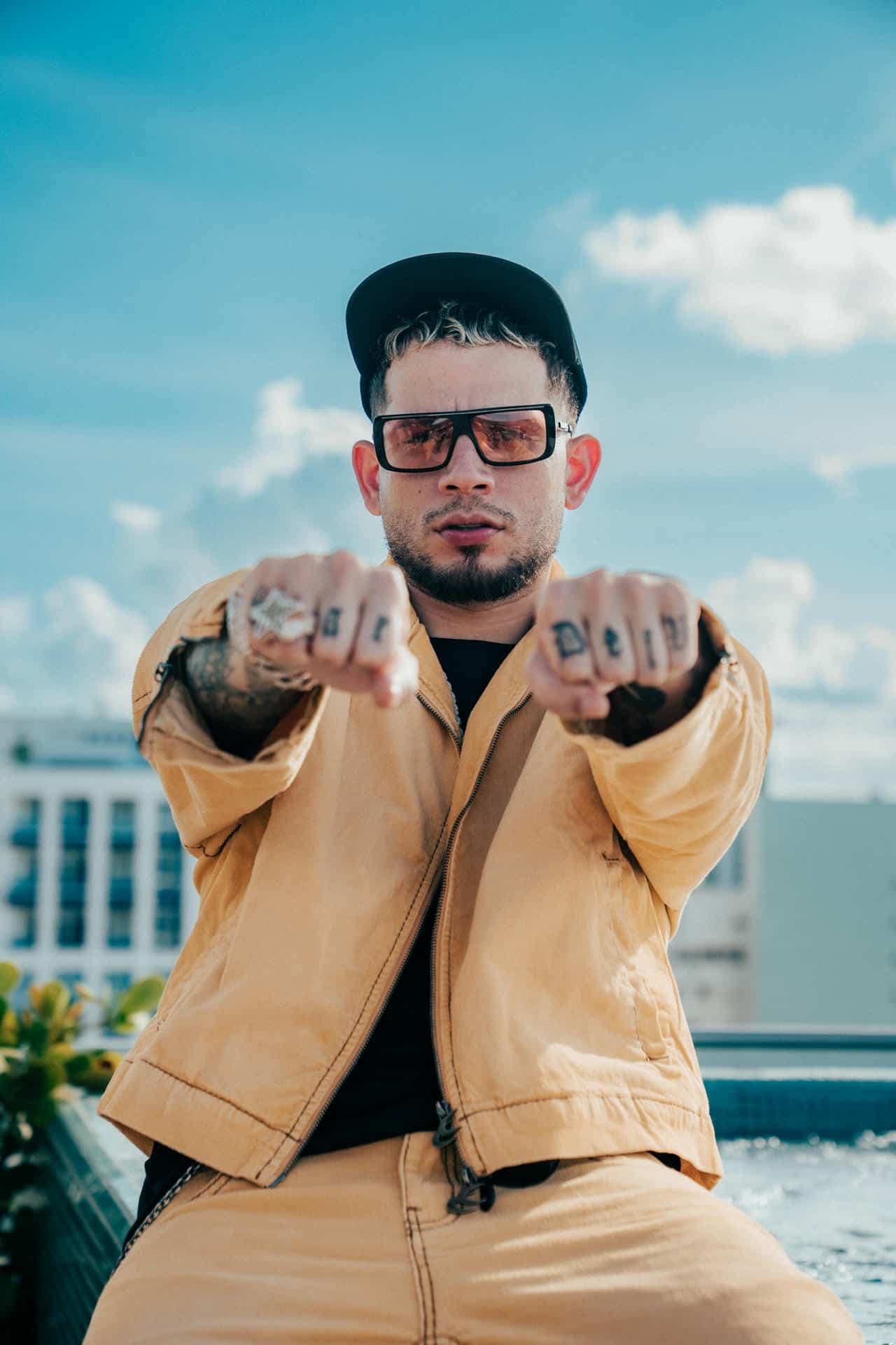 Fotografía cedida por Dany Misa del reguetonero puertorriqueño Dei V, una de las nuevas estrellas del movimiento urbano. EFE/Dany Misa /SOLO USO EDITORIAL /NO VENTAS /SOLO DISPONIBLE PARA ILUSTRAR LA NOTICIA QUE ACOMPAÑA /CRÉDITO OBLIGATORIO