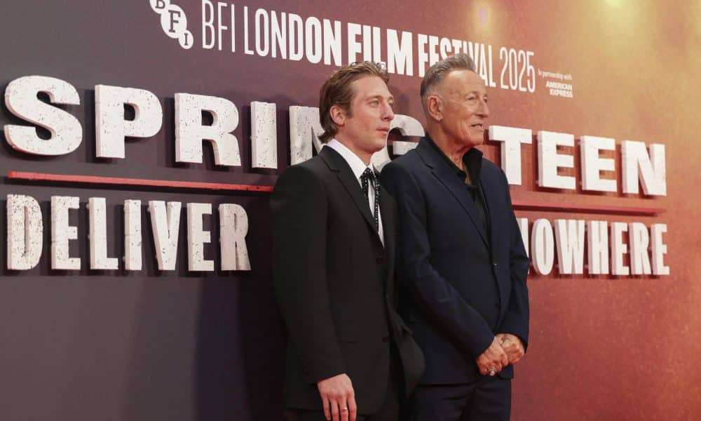 El actor Jeremy Allen White (i) y el cantante estadounidense Bruce Springsteen en la premier de la película 'Deliver me from nowhere' en Londres. 
EFE/Tim P. Whitby/Getty Images for The Walt Disney Company Limited -SOLO USO EDITORIAL/SOLO DISPONIBLE PARA ILUSTRAR LA NOTICIA QUE ACOMPAÑA (CRÉDITO OBLIGATORIO)-