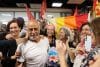 Un primer grupo de activistas italianos de la Global Sumud Flotilla, la noche de este sábado a su llegada al aeropuerto Fiumicino en Roma. EFE/EPA/TELENEWS
