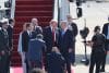 El presidente estadounidense, Donald Trump, es recibido en el aeropuerto de Tel Aviv por el primer ministro israelí, Benjamin Netanyahu, y por el presidente del país, Isaac Herzog. EFE/EPA/ABIR SULTAN
