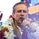 El exmandatario y candidato presidencial boliviano, Jorge Tuto Quiroga, de la Alianza Libre, al intervenir este jueves, 9 de octubre, en un acto de campaña, en El Alto (Bolivia). EFE/Gabriel Márquez