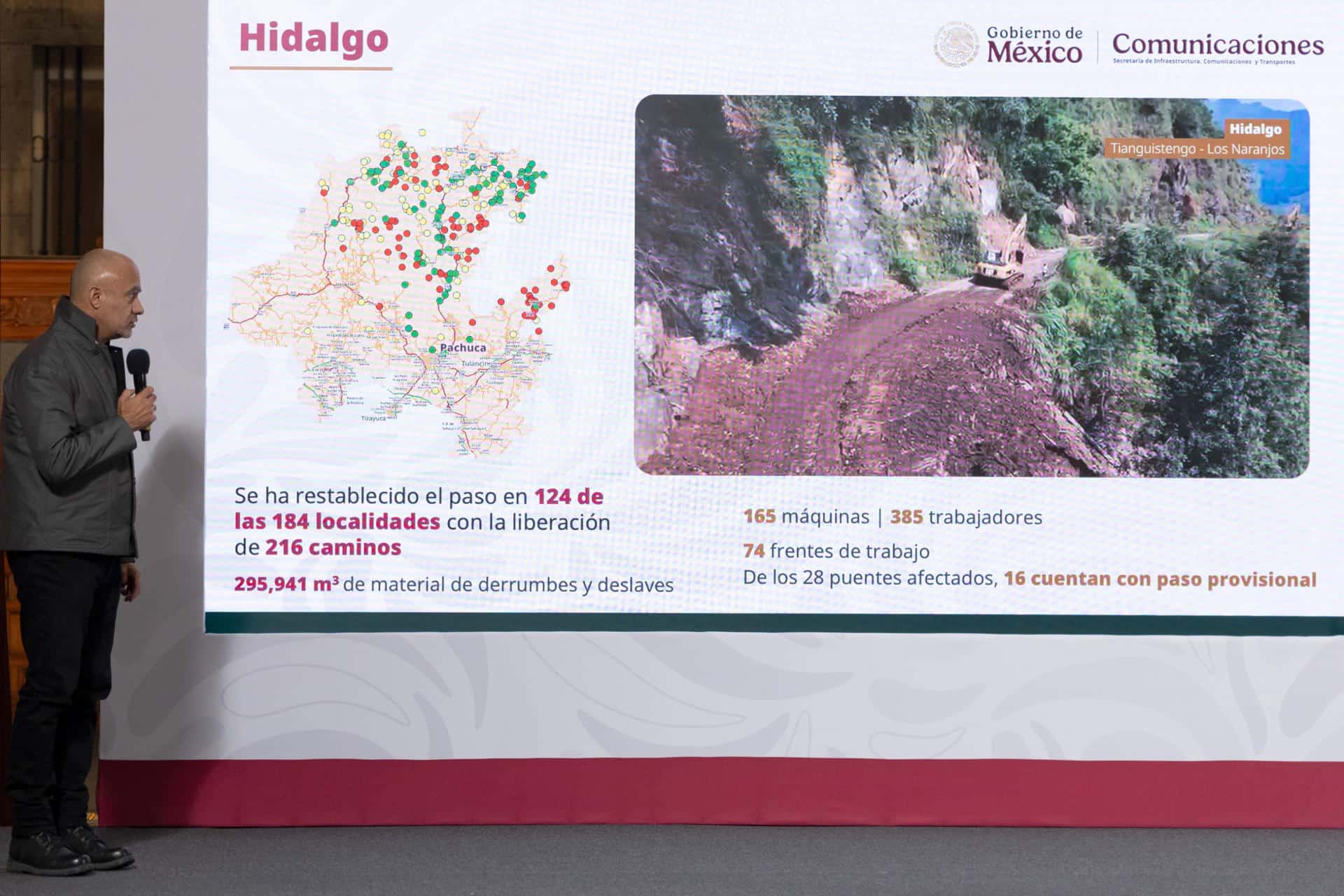 Fotografía cedida por la presidencia de México que muestra al Secretario de Infraestructura Comunicaciones y Transportes, Jesús Esteva, hablando durante una rueda de prensa este viernes, en el Palacio Nacional de Ciudad de México (México). EFE/ Presidencia de México /SOLO USO EDITORIAL/ NO VENTAS/ SOLO DISPONIBLE PARA ILUSTRAR LA NOTICIA QUE ACOMPAÑA (CRÉDITO OBLIGATORIO)