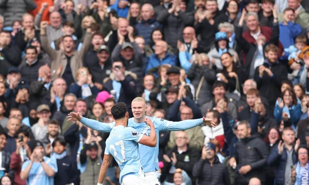 El delantero noruego Erling Haaland, del Manchester City, celebra 1-0 durante el partido de la Premier League que han jugado Manchester City FC y Everton FC en Manchester, Reino Unido. EFE/EPA/ADAM VAUGHAN