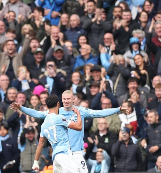 El delantero noruego Erling Haaland, del Manchester City, celebra 1-0 durante el partido de la Premier League que han jugado Manchester City FC y Everton FC en Manchester, Reino Unido. EFE/EPA/ADAM VAUGHAN