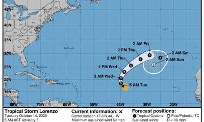Imagen cedida este martes por la Oficina Nacional de Administración Oceánica y Atmosférica de Estados Unidos (NOAA), a través del Centro Nacional de Huracanes (NHC), donde se muestra el pronóstico de cinco días de la trayectoria de la tormenta tropical Lorenzo por el Atlántico. EFE/NOAA-NHC
