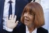 Gisele Pelicot abandona el tribunal penal de Gard, en Nimes, Francia, 08 de octubre de 2025. Un juicio de apelación que involucra a uno de los acusados condenados por las violaciones masivas cometidas contra ella será escuchado por el tribunal del 06 al 09 de octubre. (Francia) EFE/EPA/GUILLAUME HORCAJUELO
