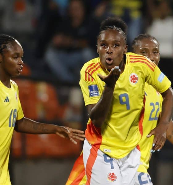 Jugadoras de Colombia celebran un gol en un partido de la Liga de Naciones Femenina entre Colombia y Perú en el Atanasio Girardot, en Medellin (Colombia). EFE/Mauricio Dueñas Castañeda