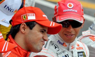 Foto de archivo del 2 de noviembre de 2008, con el británico Lewis Hamilton (d), entonces piloto of McLaren Mercedes, y el brasileño Felipe Massa (i), que pilotaba un Ferrari. EPA/GERO BRELOER