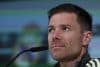 El entrenador del Real Madrid, Xabi Alonso durante la rueda de prensa posterior al entrenamiento del equipo en la Ciudad Deportiva de Valdebebas, en Madrid, antes de su enfrentamiento liguero contra el FC Barcelona. EFE/JJ Guillén
