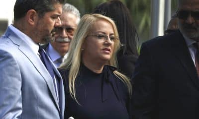 La exgobernadora de Puerto Rico, Wanda Vázquez Garced, sale del Tribunal Federal, en San Juan (Puerto Rico). Imagen de archivo. EFE/ Thais Llorca