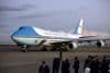 Un avión Air Force One que lleva al presidente de EE.UU. Donald Trump llega al Aeropuerto Internacional de Haneda en Tokio, Japón, el 27 de octubre de 2025. El presidente está de visita durante tres días, que incluye reuniones con el recién elegido primer ministro de Japón, Sanae Takaichi, y el emperador Naruhito, con el objetivo de reafirmar la alianza entre Japón y EE.UU. (Japón, Tokio) EFE/EPA/DAVID MAREUIL / POOL