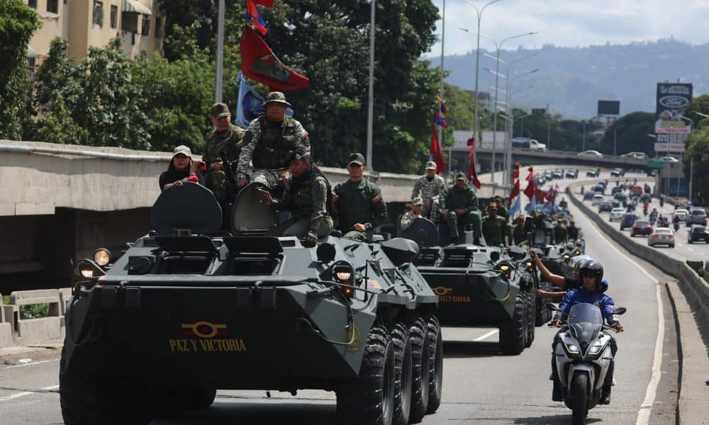 Foto de archivo de integrantes de la Fuerza Armada Nacional Bolivariana (FANB) participan en un ejercicio militar, en Caracas (Venezuela). EFE/ Miguel Gutiérrez