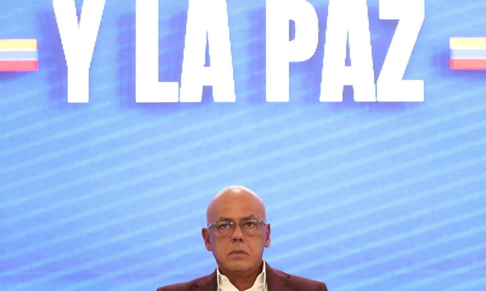 El presidente de la Asamblea Nacional de Venezuela, Jorge Rodríguez, asiste a un encuentro en el Concejo Nacional por la Soberanía y la Paz este miércoles, en Caracas (Venezuela). EFE/ Ronald Pena R
