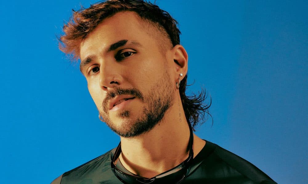 Fotografía cedida por Santa Cruz PR, del cantante colombiano Juan Duque, quien debutará en los Premios Billboard de la Música Latina con una actuación el 23 de octubre, en Miami (EE.UU.). EFE/ Santa Cruz PR