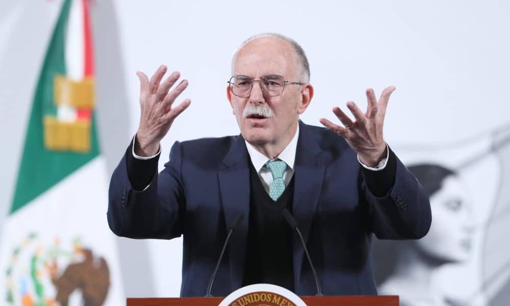 El secretario de Agricultura y Desarrollo Rural, Julio Berdegué, participa durante una rueda de prensa este miércoles en Palacio Nacional de la Ciudad de México (México). EFE/Mario Guzmán