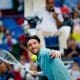El tenista francés Arthur Rinderknech celebra después de ganar su partido de cuartos de final de individuales masculinos contra el canadiense Felix Auger-Aliassime en el torneo de tenis de Shanghai, China. EFE/EPA/ALEX PLAVEVSKI