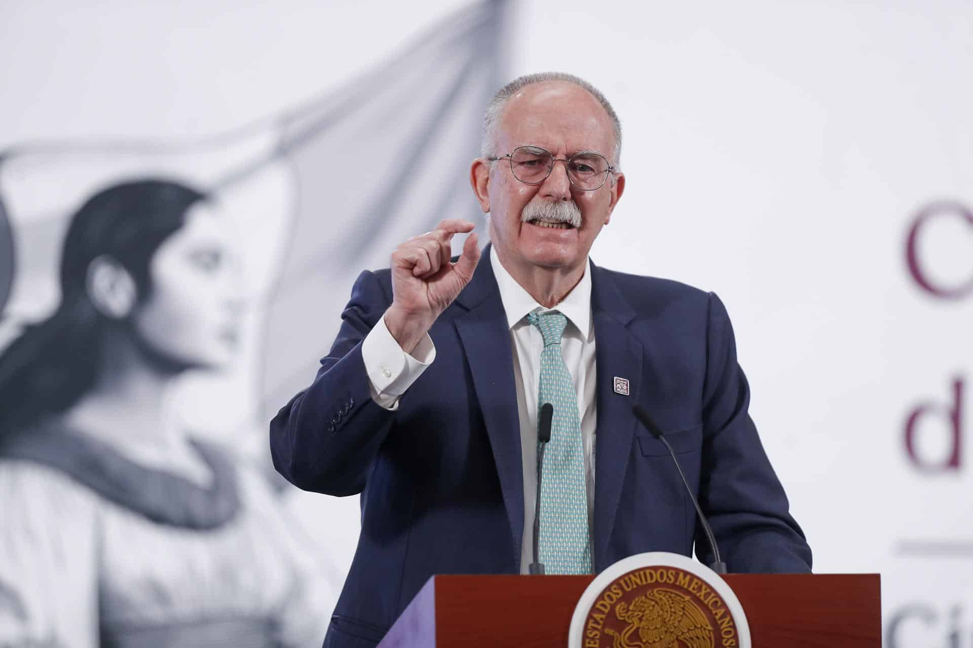 El secretario de Agricultura y Desarrollo Rural, Julio Berdegué, habla durante una rueda de prensa de la presidenta de México Claudia Sheinbaum, en Palacio Nacional de la Ciudad de México (México). Imagen de archivo. EFE/ Isaac Esquivel