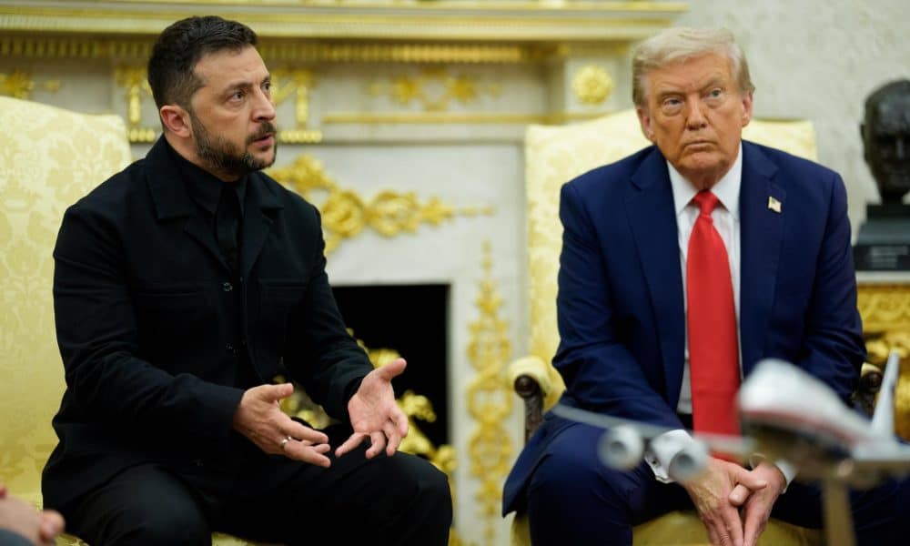 Foto de archivo del presidente de EE.UU., Donald Trump, junto a su homólogo ucraniano, Volodímir Zelenski. EFE/AARON SCHWARTZ