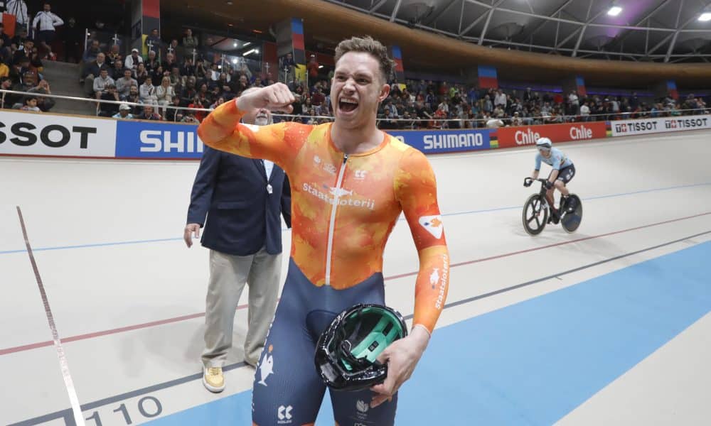 Harrie Lavreysen, de Países Bajos, celebra su triunfo en la prueba de Keirin masculino este jueves en el Campeonato del Mundo de Ciclismo en Pista, en Santiago (Chile). EFE/ Osvaldo Villarroel