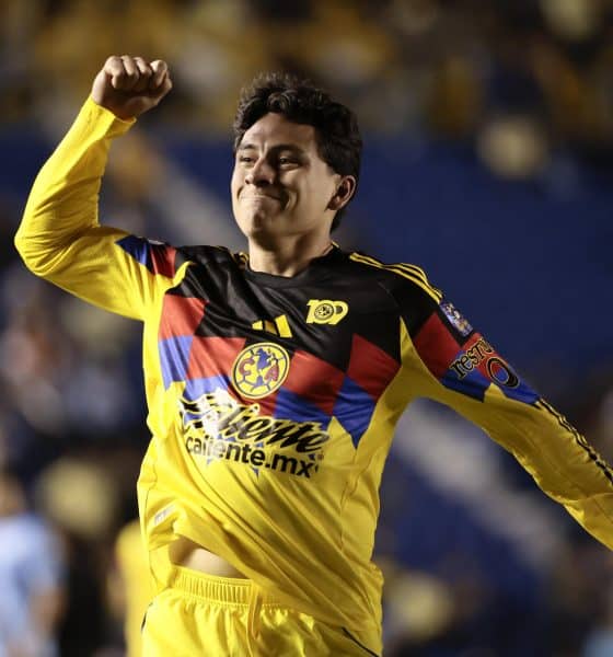 Ramón Juárez de América celebra un gol este martes, en un partido de la Liga MX entre América y Puebla en el estadio Ciudad de los Deportes, en Ciudad de México (México). EFE/ José Méndez