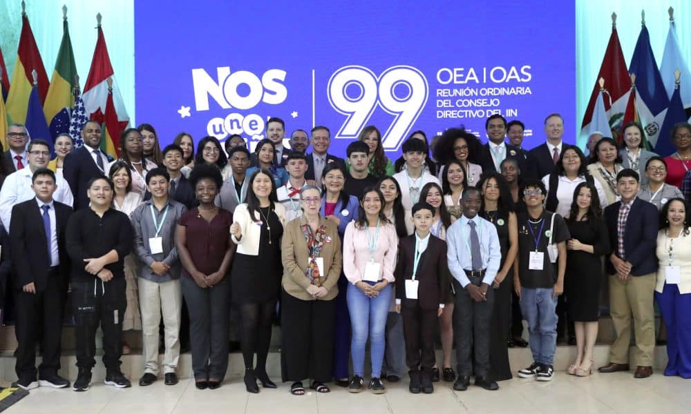 Fotografía oficial de los asistentes a la 99 reunión del Consejo del Instituto Interamericano del Niño, la Niña y Adolescentes este martes, en Comayagua (Honduras). EFE/Gustavo Amador