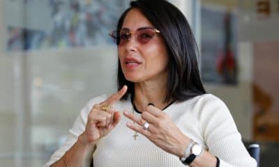 Fotografía de archivo de la excandidata a la presidencia de Ecuador y representante legal del movimiento correista Revolución Ciudadana (RC), Luisa González, durante una entrevista con EFE, en Quito (Ecuador). EFE/José Jácome