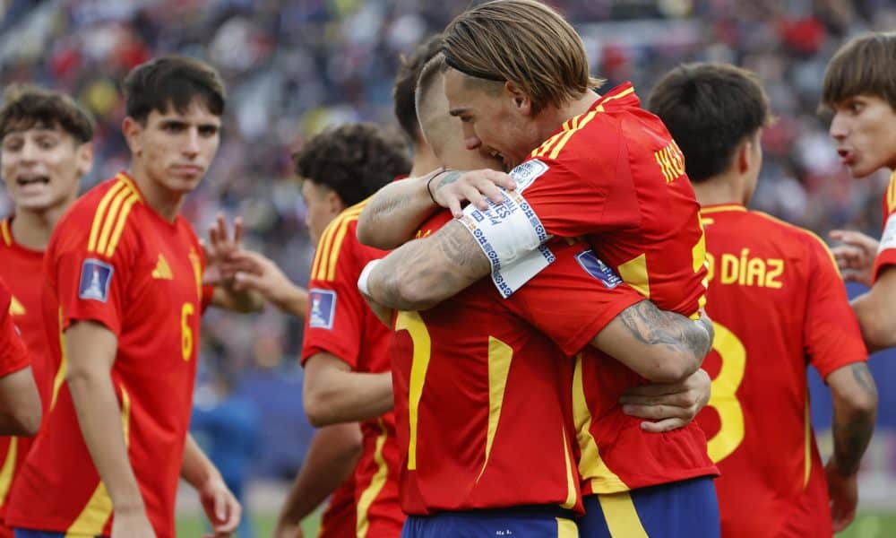 Jugadores de España celebran en un partido del grupo C de la Copa Mundial Sub-20. EFE/ Elvis González