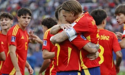 Jugadores de España celebran en un partido del grupo C de la Copa Mundial Sub-20. EFE/ Elvis González