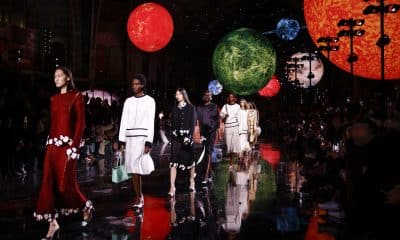 Modelos presentan creaciones de la colección Primavera/Verano 2026 del diseñador francés Matthieu Blazy para la casa de moda Chanel. en París, Francia, el 6 de octubre de 2025. EFE/YOAN VALAT