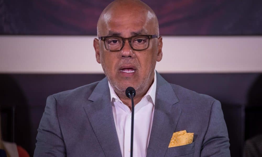 Fotografía de archivo del jefe negociador del Gobierno de Venezuela y presidente de la Asamblea Nacional venezolana, Jorge Rodríguez, durante una rueda de prensa, en Caracas (Venezuela). EFE/Miguel Gutiérrez