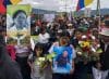 Personas participan en una movilización este viernes, en homenaje a José Guamán, quien falleció durante las manifestaciones contra el presidente de Ecuador, Daniel Noboa, en Otavalo (Ecuador). EFE/ Washington Benalcázar