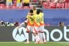 Jugadores de la selección sub-20 de Colombia celebran este sábado la conquista del tercer puesto del Mundial juvenil de Chile tras derrotar por 1-0 a la de Francia en el estadio Nacional Julio Martínez Prádanos, de Santiago. EFE/ Ailen Díaz