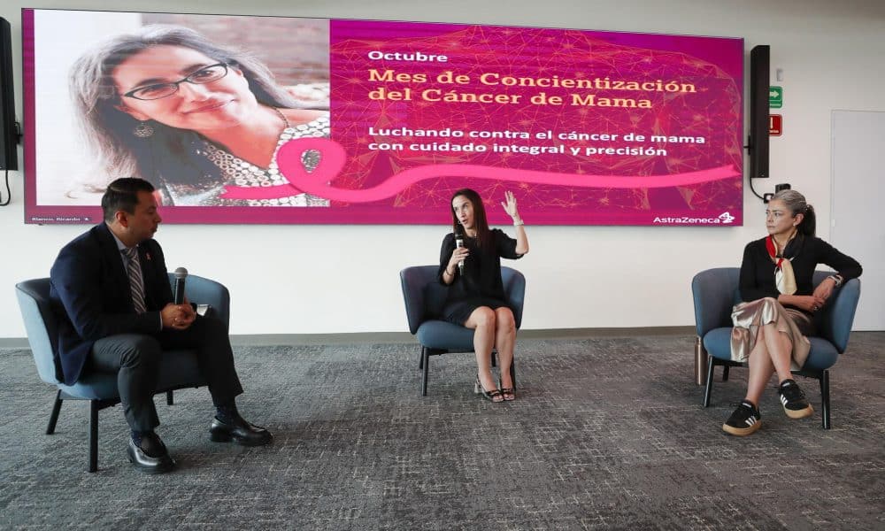 Desde la izquierda, el líder del Área Terapéutica de Oncología en AstraZeneca, Ramses Hernández; la oncóloga médica e investigadora en el Instituto Nacional de Ciencias Médicas y Nutrición Salvador Zubirán, Yanin Chávarri y la directora de la Fundación Rebecca de Alba, Miryana Pérez, participan en una rueda de prensa, este jueves en Ciudad de México (México). EFE/ Isaac Esquivel