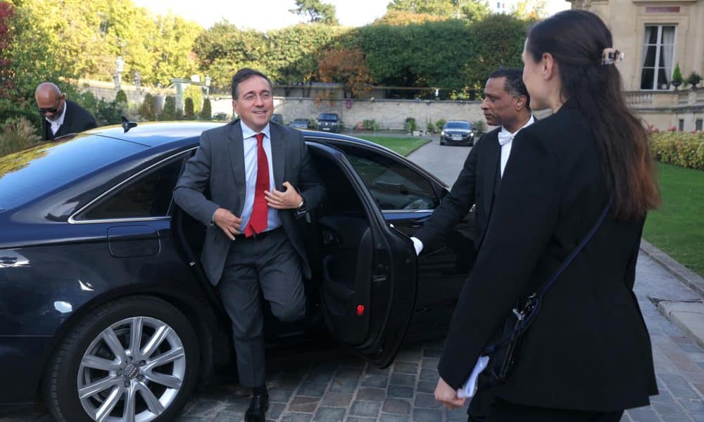 El ministro de Asuntos Exteriores de España, José Manuel Albarés, llega a una reunión ministerial sobre la implementación del plan de paz en Oriente Medio en el Quai d'Orsay, el Ministerio de Europa y Asuntos Exteriores de Francia, en París, Francia, el 9 de octubre de 2025. Israel y Hamas acordaron el 9 de octubre de 2025 un alto el fuego en Gaza para liberar a los rehenes vivos restantes, en un paso importante hacia el fin de una guerra que ha matado a decenas de miles de personas y desencadenado una catástrofe humanitaria. (Francia, España) EFE/EPA/THOMAS SAMSON / POOL MAXPPP OUT