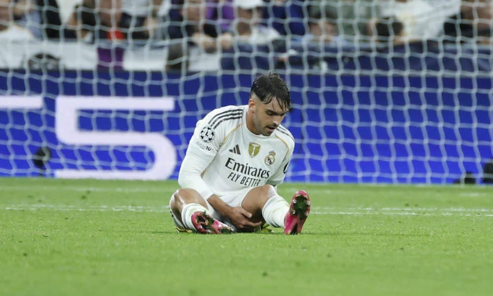 El defensa del Real Madrid Raúl Asencio, durante el partido de la tercera jornada de la Liga de Campeones que Real Madrid y Juventus disputaron en el estadio Santiago Bernabéu. EFE/Juanjo Martín