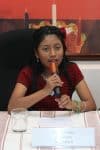 Dulce Vicente, una estudiante de doce años de la fundación Fe y Alegría, fue captada esta viernes, 10 de octubre, durante una rueda de prensa por la conmemoración del Día Internacional de la Niña, en Ciudad de Guatemala (Guatemala). EFE/Alex Cruz