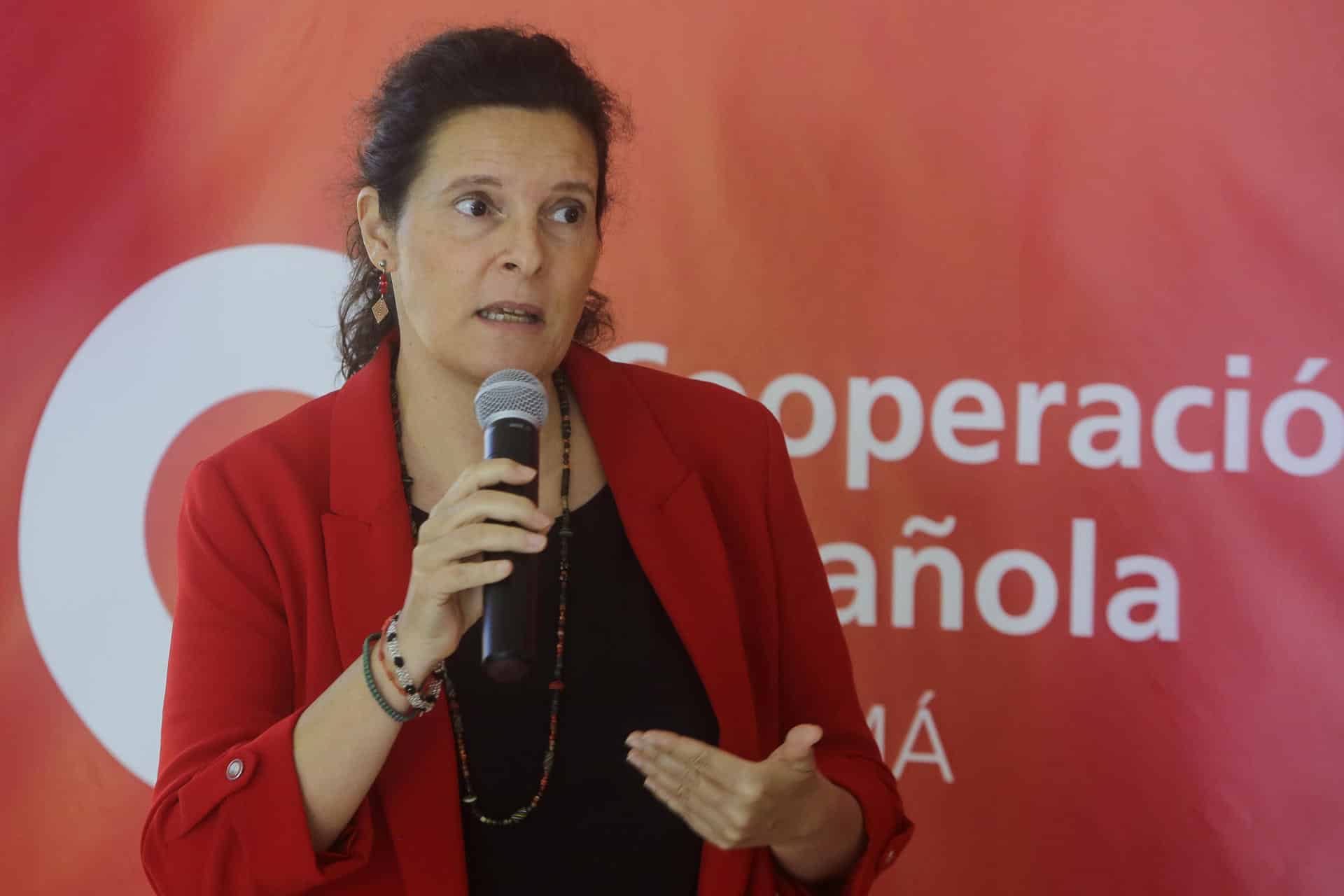 La coordinadora general en funciones de la Agencia Española de Cooperación Internacional para el Desarrollo (AECID) Itziar González habla durante una rueda de prensa en Ciudad de Panamá (Panamá). Imagen de archivo.EFE/ Carlos Lemos