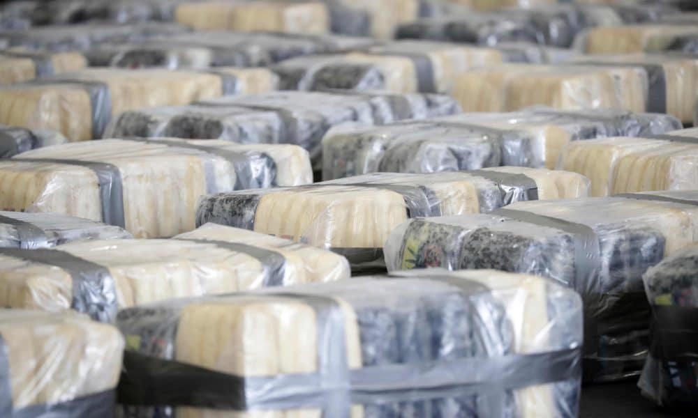 La Fiscalía General de la República (FGR) de México informó que un juez declaró culpables y condenó a 10 años de prisión a seis ecuatorianos y tres mexicanos por el delito de daños contra la salud, en la modalidad de transporte de clorhidrato de cocaína, con la agravante de pandilla. Fotografía de archivo. EFE/ Jeffrey Arguedas