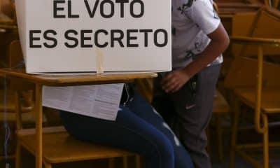 Fotografía de archivo del votantes en una jornada de elecciones Ecuador. EFE/ Jose Jacome