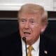El presidente de Estados Unidos, Donald Trump, habla durante una mesa redonda en la Casa Blanca en Washington, DC, EE. UU., el 23 de octubre de 2025. EFE/WILL OLIVER / POOL POOL