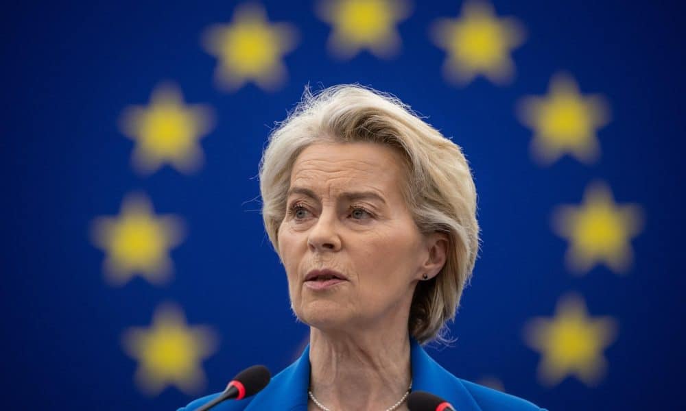 Imagen de archivo de presidenta de la Comisión Europea, Ursula von der Leyen. EFE/EPA/CHRISTOPHE PETIT TESSON