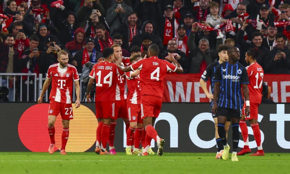 Los jugadores del Bayern celebran el gol de Harry Kane of Munich (C) d, el 2-0, durante el partido de la UEFA Champions League que han jugado FC Bayern Munich y Club Brugge KV en Múnich, Alemania. EFE/EPA/ANNA SZILAGYI