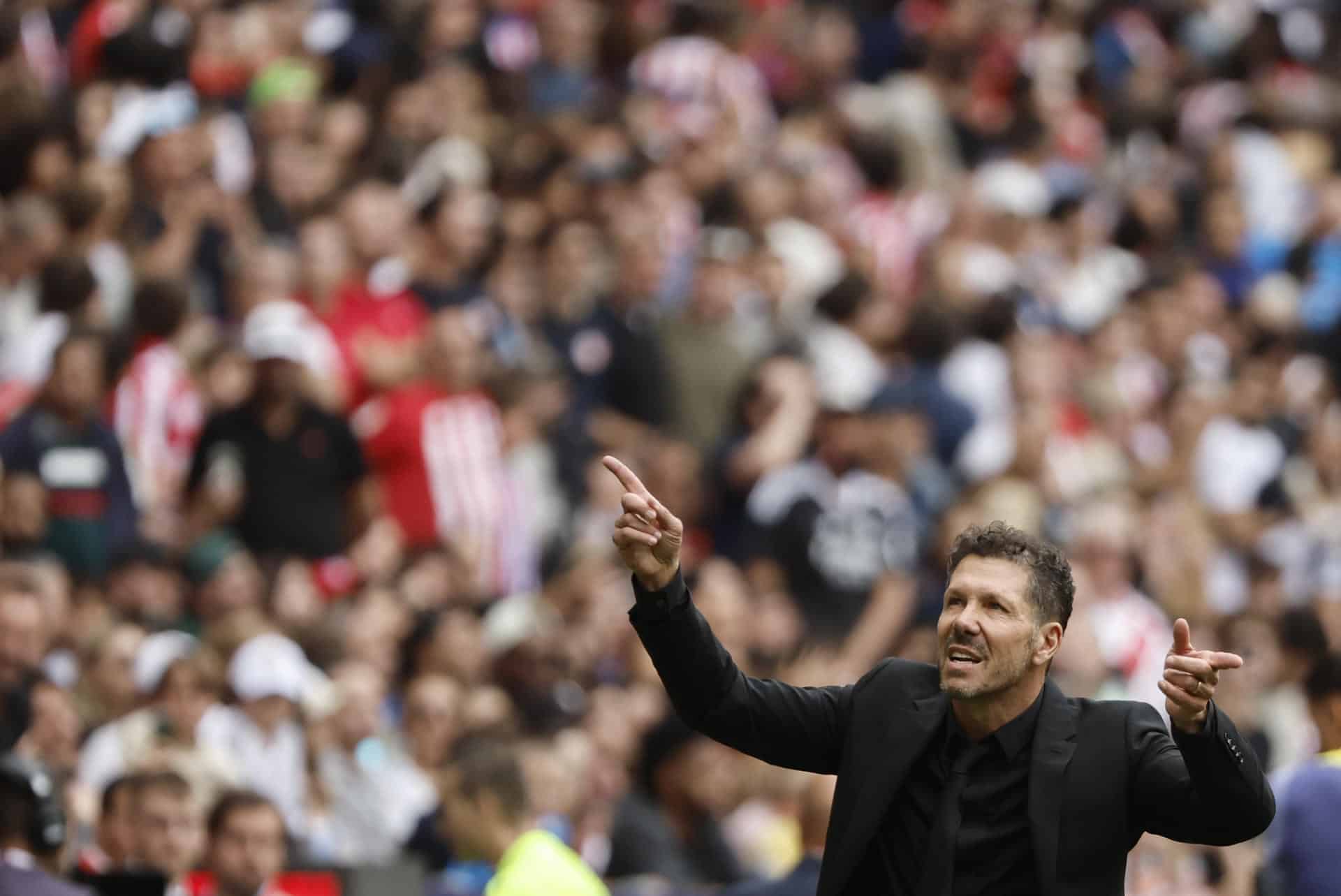 Simeone, en una foto de archivo durante un partido en el Metropolitano. EFE/Sergio Pérez